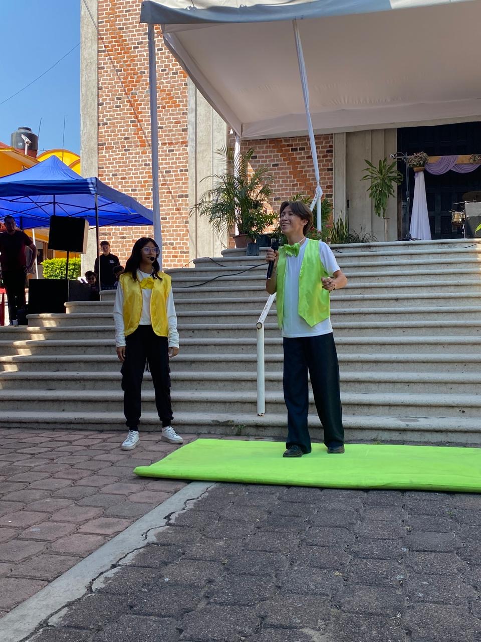 Actividad Cultural Comunitaria: Micrófono abierto: ¡Voces que unen a nuestra comunidad!
